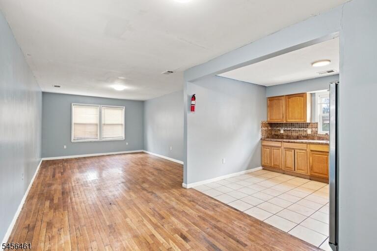 Property listing MLS 4049084 photo 8