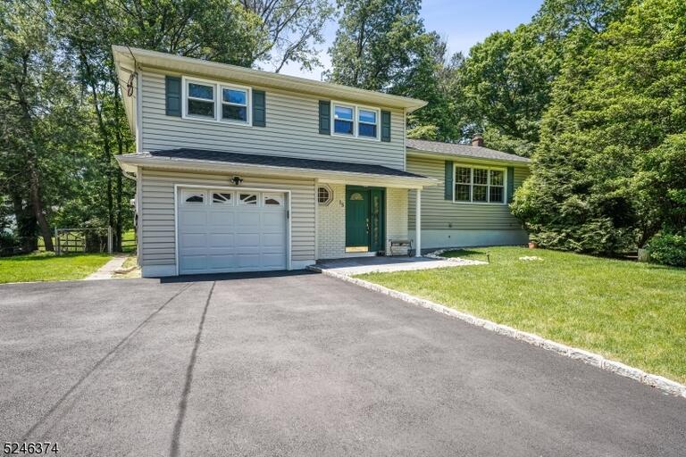 Property listing MLS 4049089 photo 1