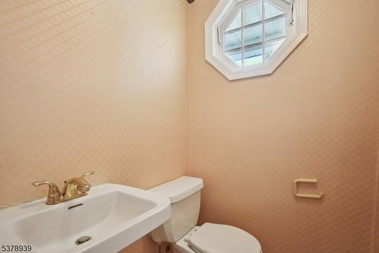 Property listing MLS 4049089 photo 11