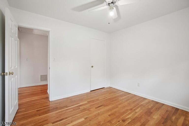 Property listing MLS 4049089 photo 16