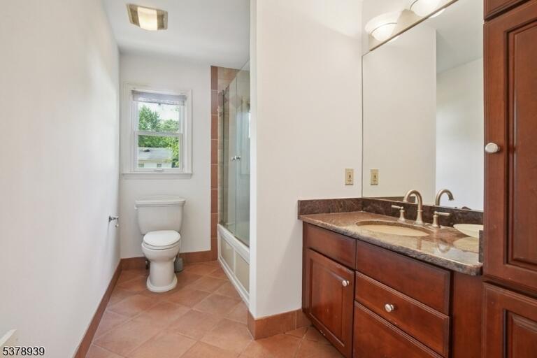 Property listing MLS 4049089 photo 17