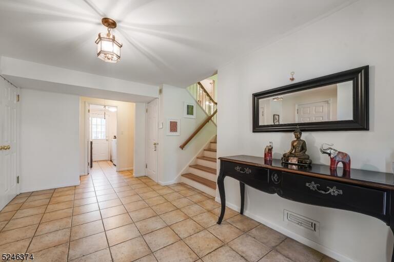 Property listing MLS 4049089 photo 2
