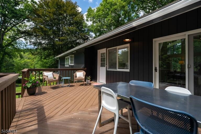 Property listing MLS 4049090 photo 16