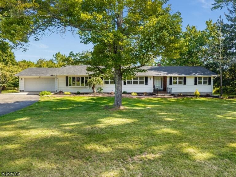 Property listing MLS 4049091 photo 1