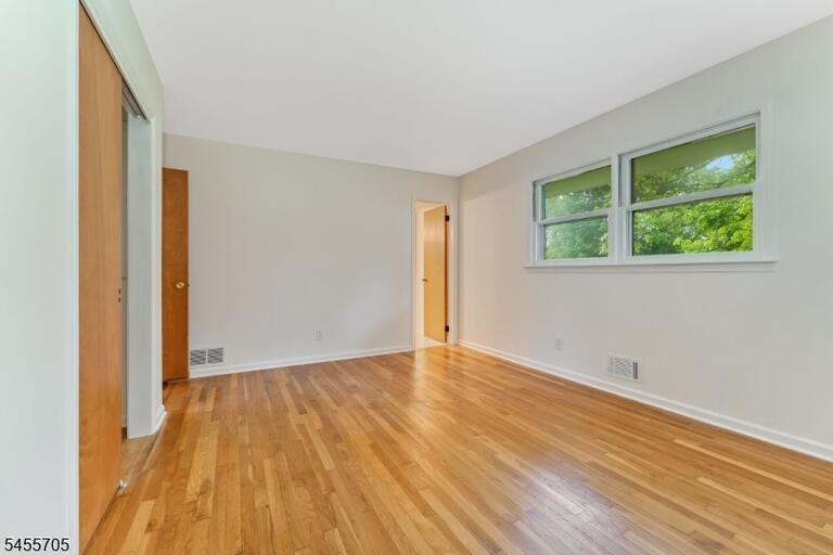 Property listing MLS 4049091 photo 27