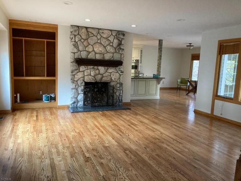 Property listing MLS 4049092 photo 5