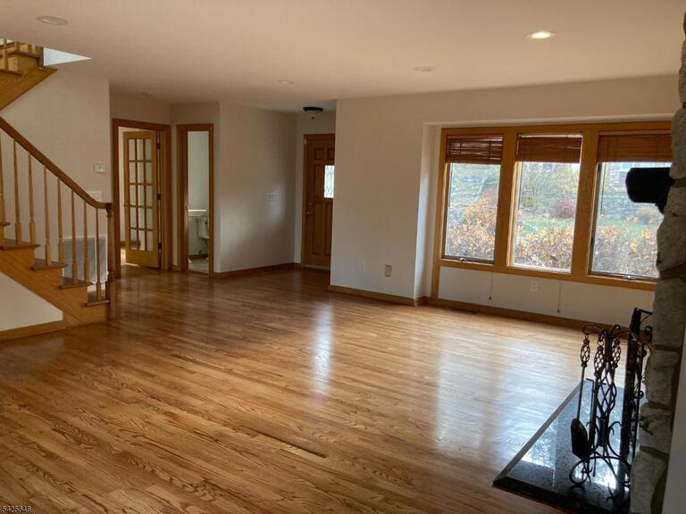 Property listing MLS 4049092 photo 6