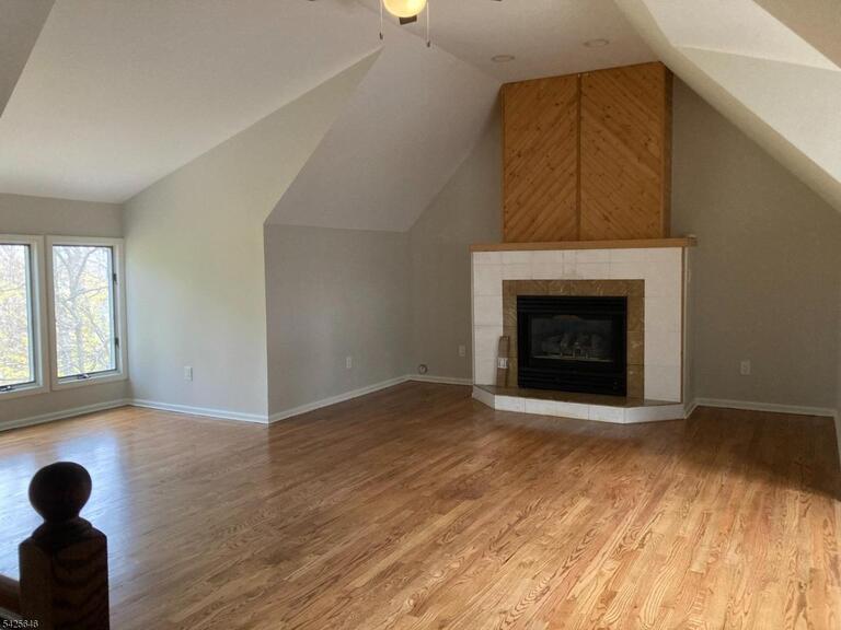 Property listing MLS 4049092 photo 8