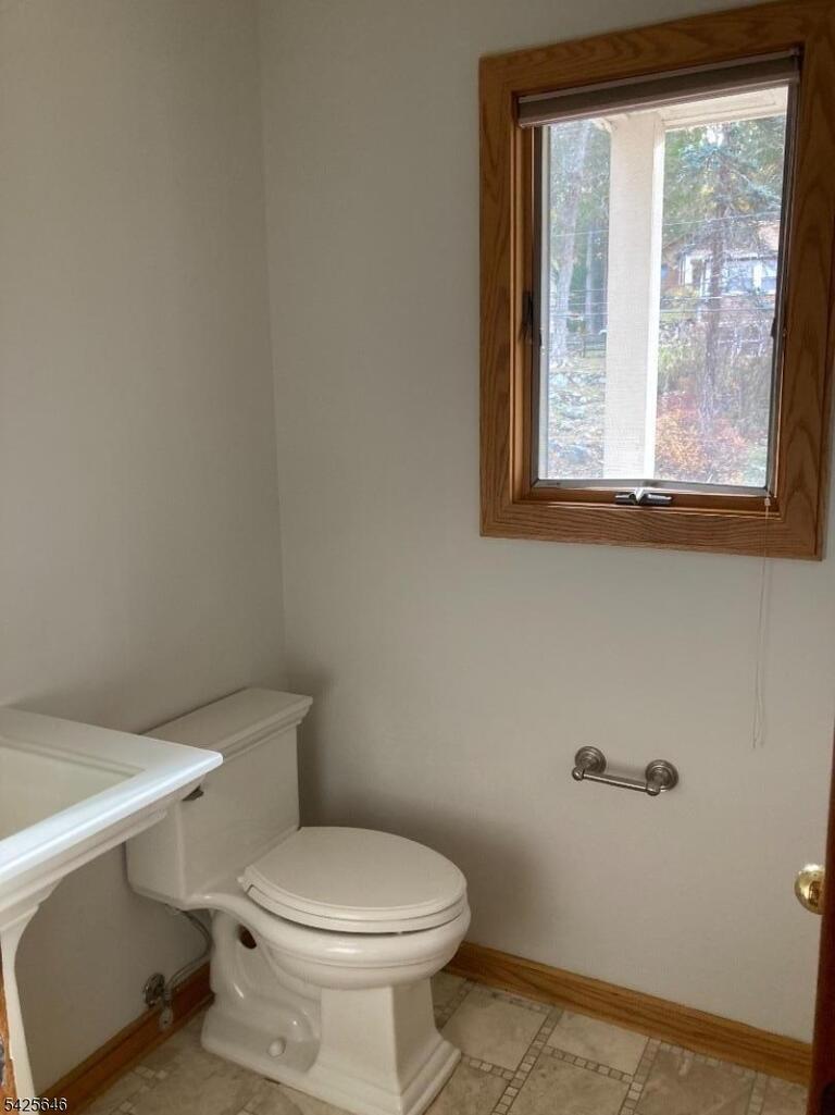 Property listing MLS 4049092 photo 9