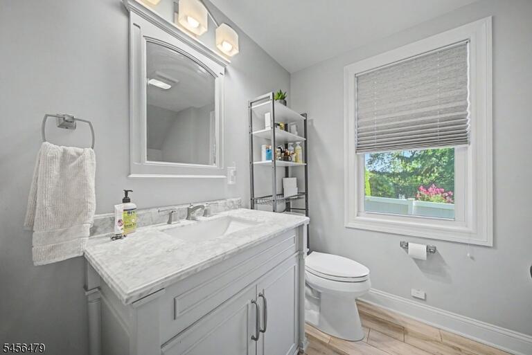 Property listing MLS 4049093 photo 21
