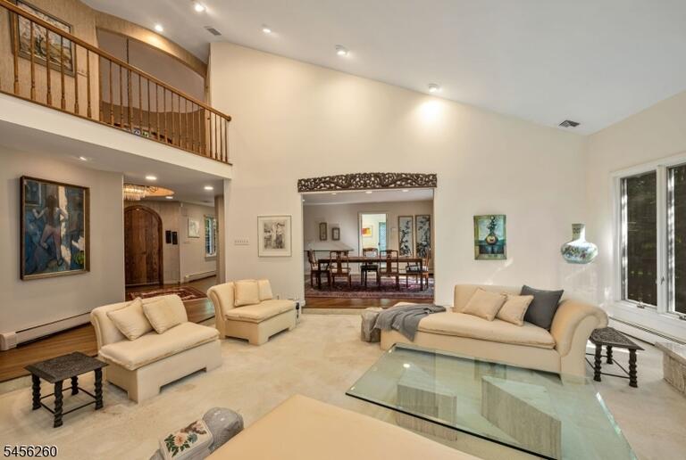 Property listing MLS 4049094 photo 9