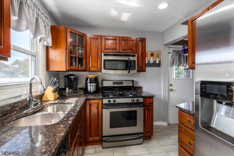 Property listing MLS 4049095 photo 12