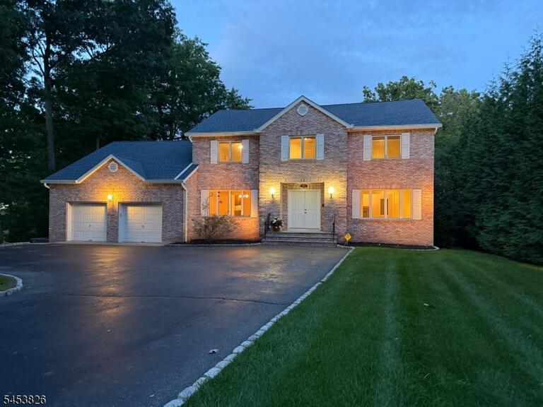 Property listing MLS 4049096 photo 1