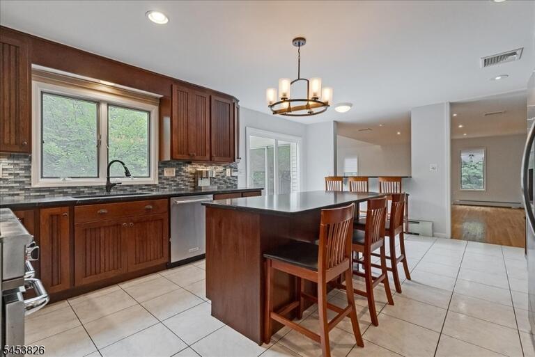 Property listing MLS 4049096 photo 11