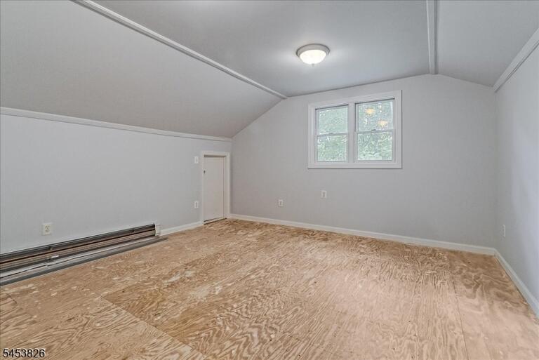 Property listing MLS 4049096 photo 28