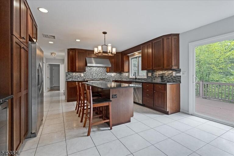 Property listing MLS 4049096 photo 6