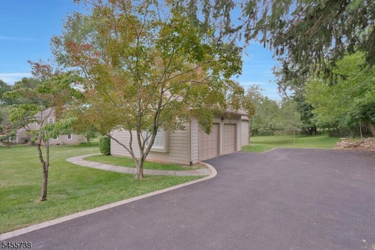 Property listing MLS 4049097 photo 35
