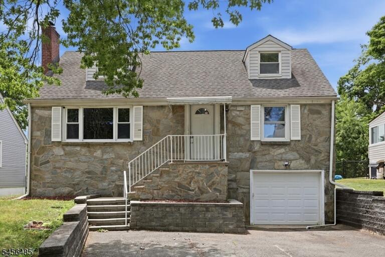 Property listing MLS 4049098 photo 1