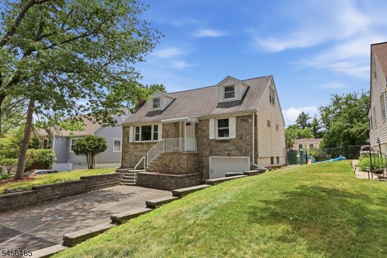 Property listing MLS 4049098 photo 2