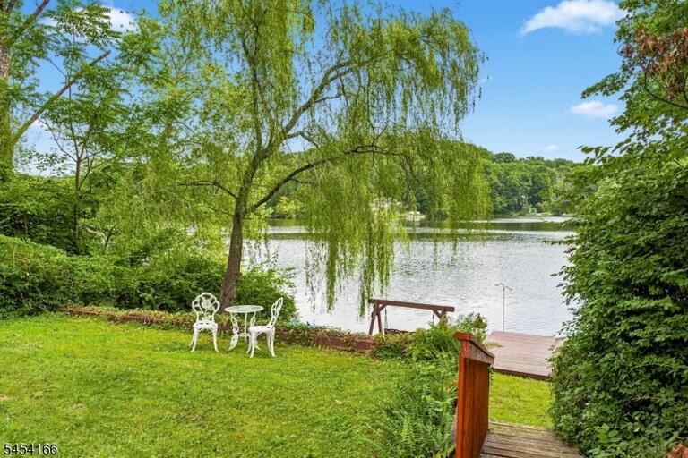 Property listing MLS 4049100 photo 1