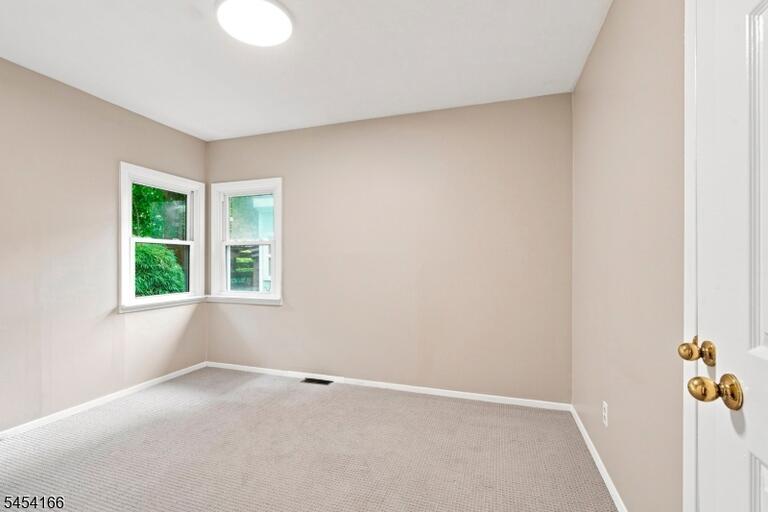 Property listing MLS 4049100 photo 17