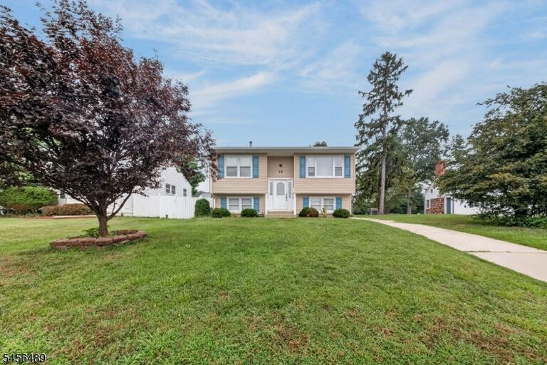 Property listing MLS 4049103 photo 1