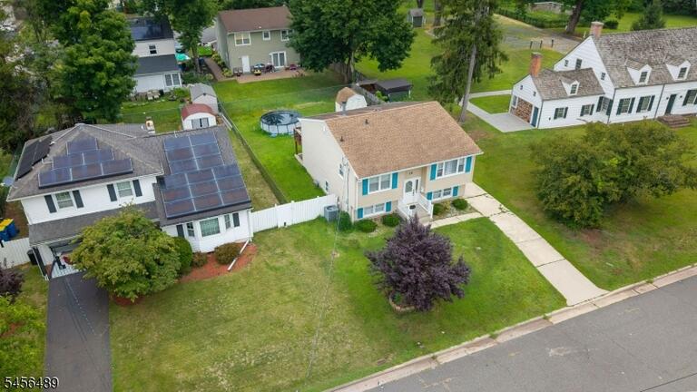 Property listing MLS 4049103 photo 2