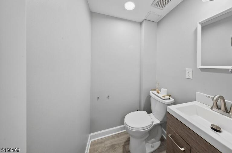 Property listing MLS 4049103 photo 25