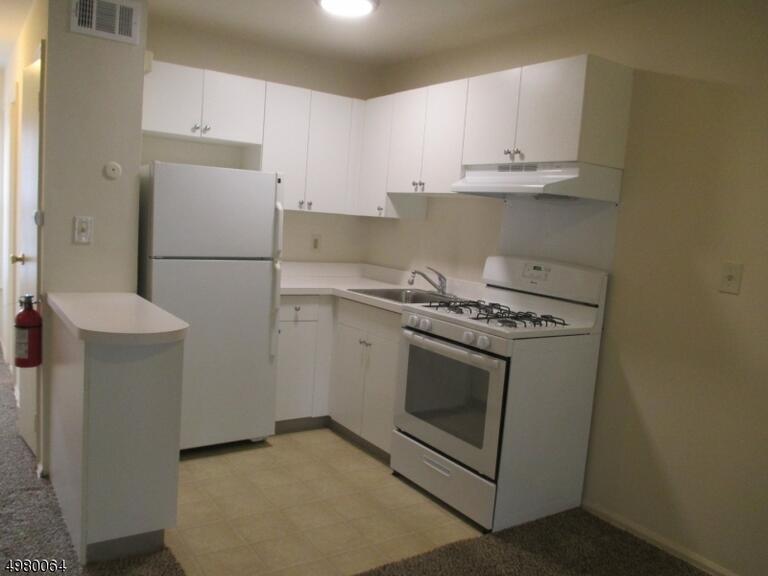 Property listing MLS 4049106 photo 4