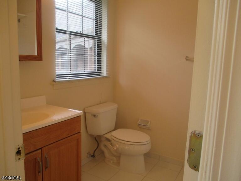 Property listing MLS 4049106 photo 6