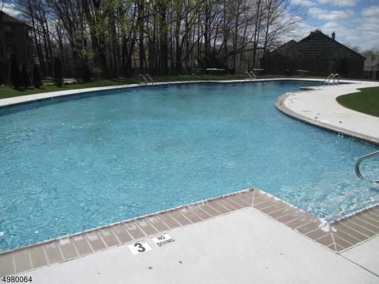 Property listing MLS 4049106 photo 9
