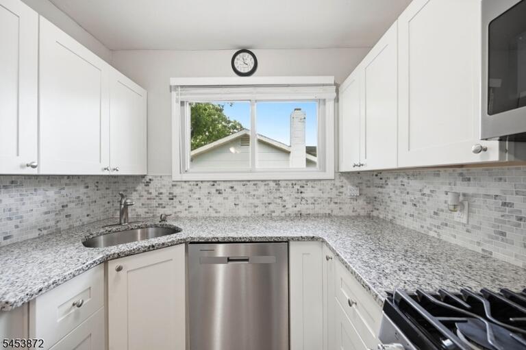 Property listing MLS 4049110 photo 10