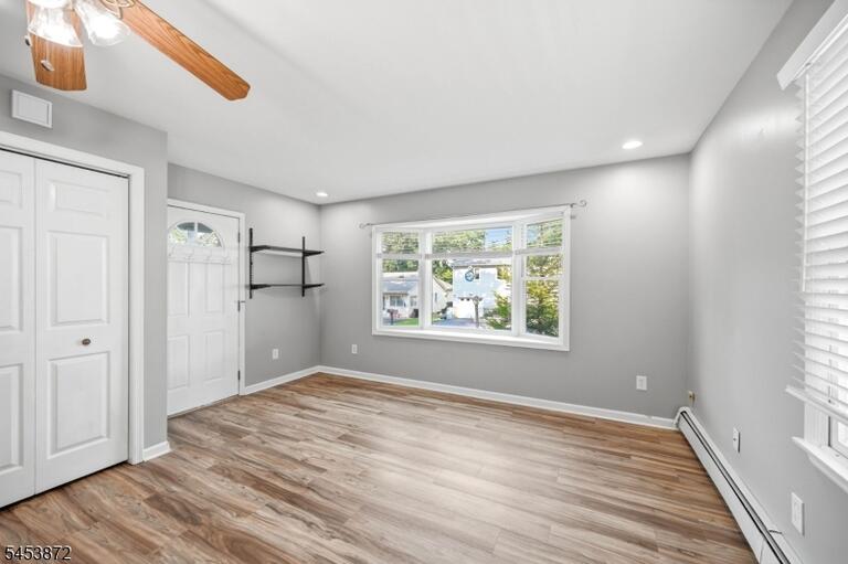 Property listing MLS 4049110 photo 3