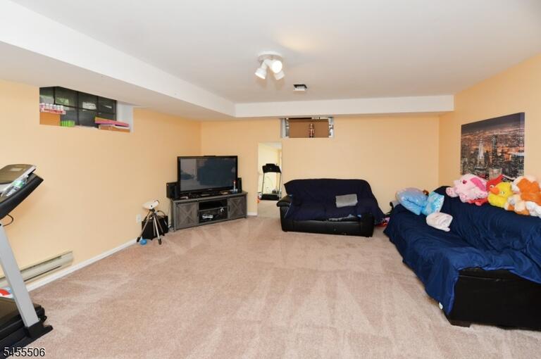 Property listing MLS 4049113 photo 8