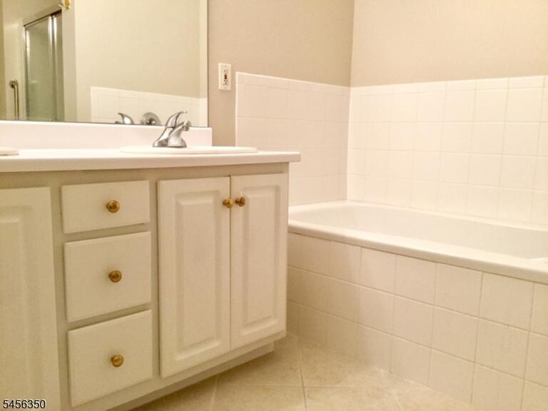 Property listing MLS 4049114 photo 19
