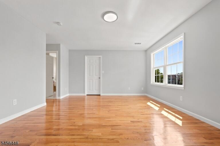 Property listing MLS 4049115 photo 21