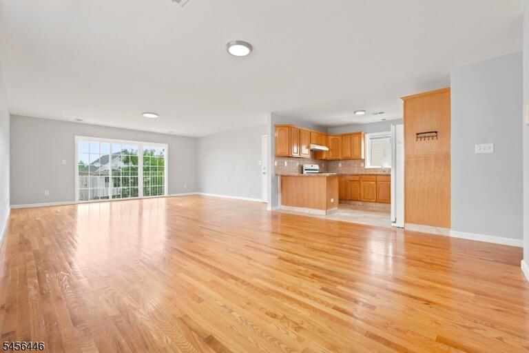 Property listing MLS 4049115 photo 4