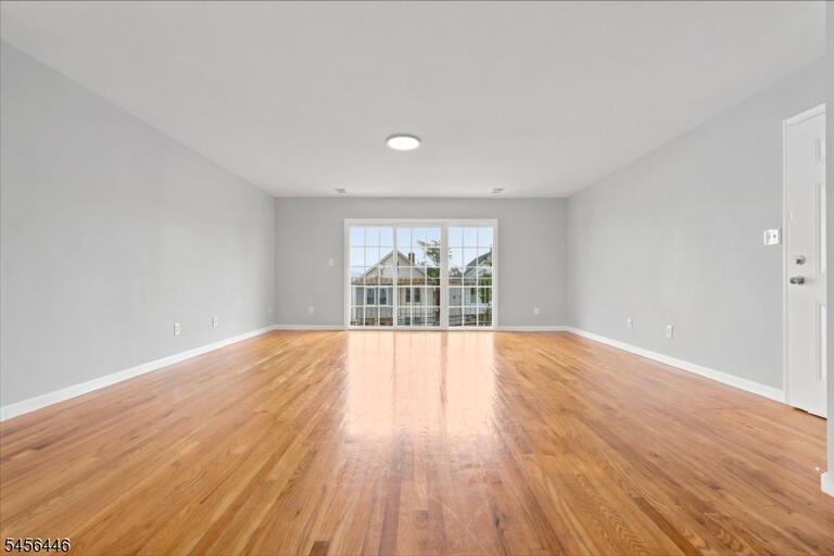 Property listing MLS 4049115 photo 5