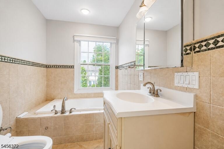 Property listing MLS 4049120 photo 15