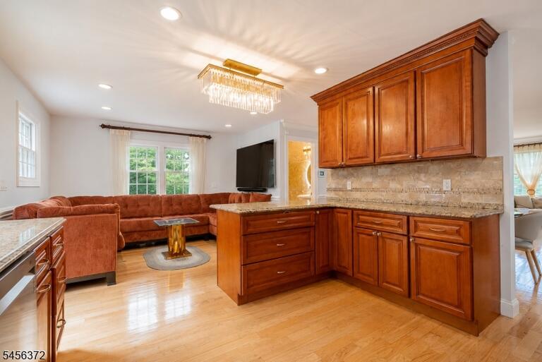 Property listing MLS 4049120 photo 2