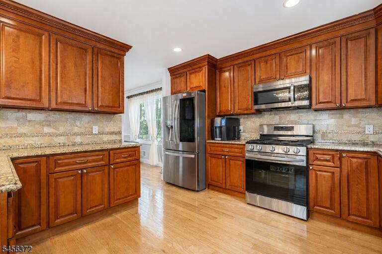 Property listing MLS 4049120 photo 3