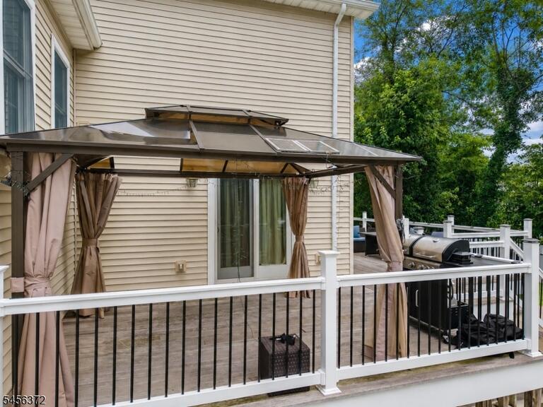 Property listing MLS 4049120 photo 30