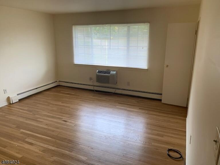Property listing MLS 4049123 photo 3