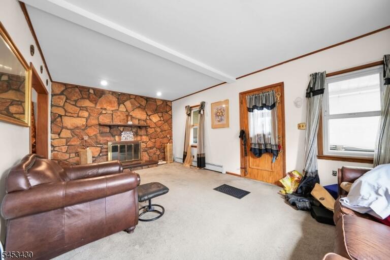 Property listing MLS 4049124 photo 4