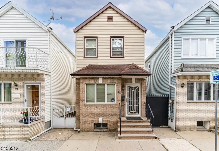 Property listing MLS 4049125 photo 1
