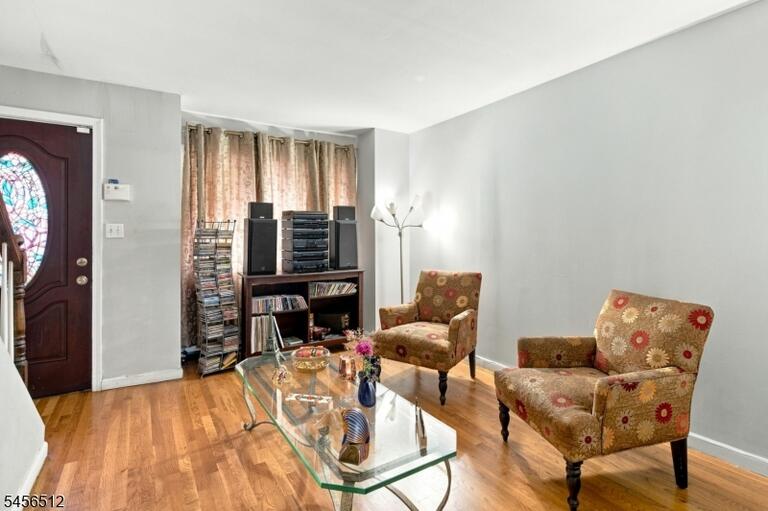 Property listing MLS 4049125 photo 2