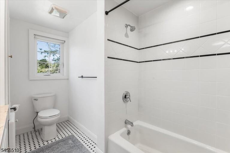 Property listing MLS 4049127 photo 25