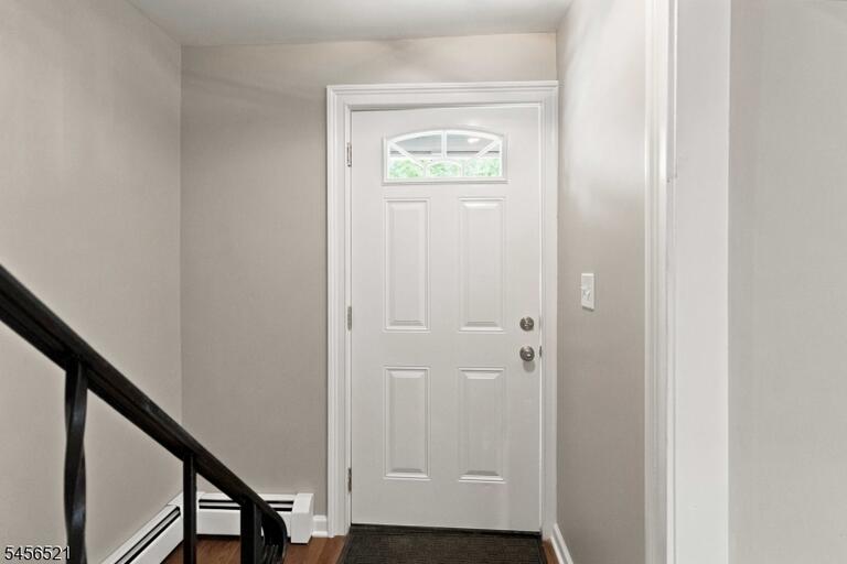 Property listing MLS 4049129 photo 4