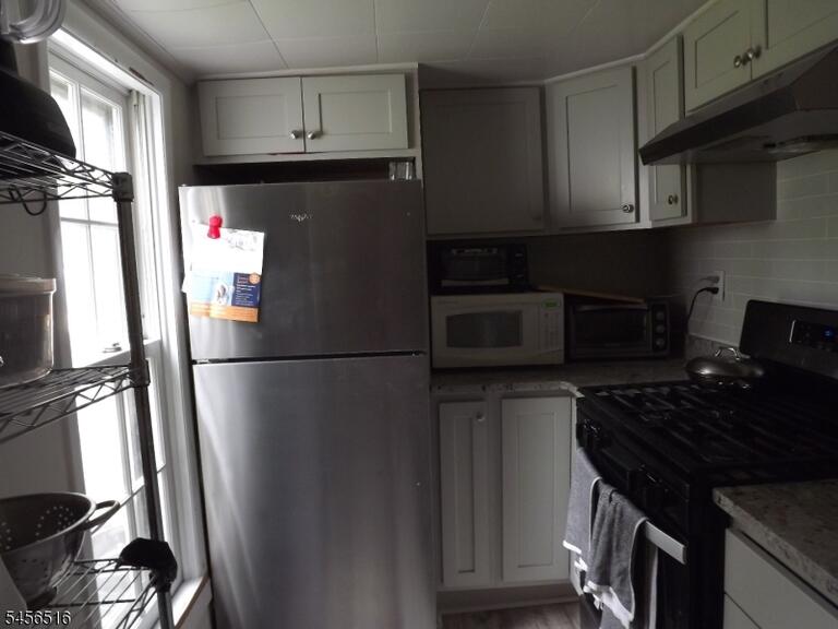 Property listing MLS 4049130 photo 5