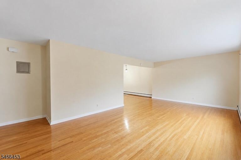 Property listing MLS 4049133 photo 3